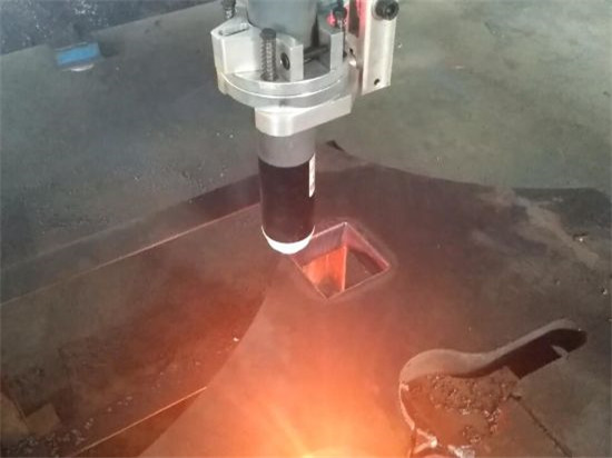 преносни ЦНЦ пламен / плазма резање машина челик 8мм ЦНЦ метална резна машина за месинг бакар